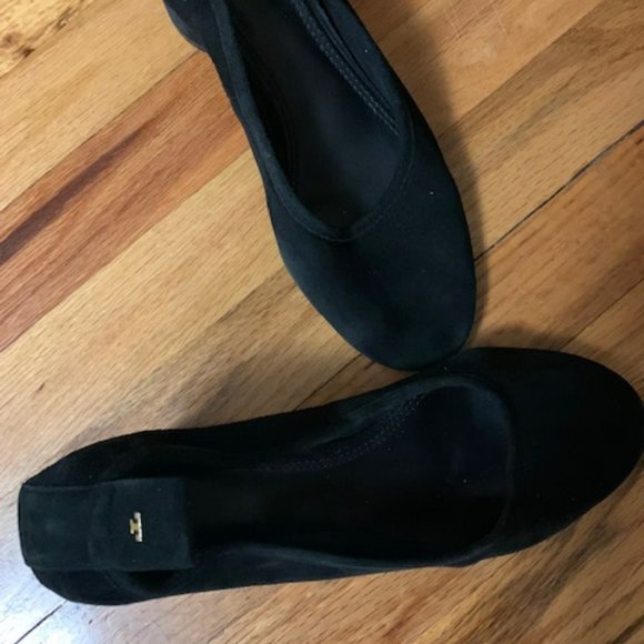 tory burch black suede shoes size 8.5 - Picture 2 of 5